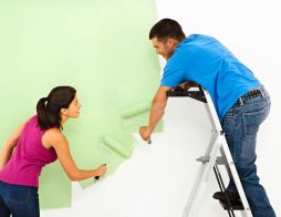 Nên sơn hay quét vôi ve cho tường nhà?
